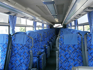大型バス57人乗り