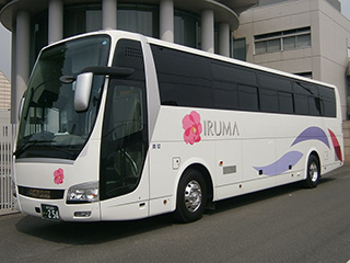 大型バス53人乗り 後部サロン仕様