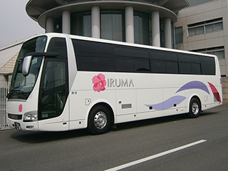 大型バス53人乗り 後部サロン仕様