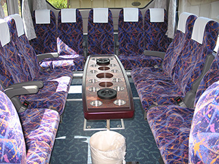 大型バス53人乗り 後部サロン仕様