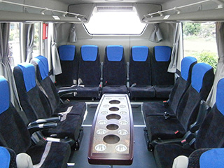 大型バス53人乗り 後部サロン仕様