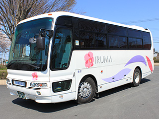 中型バス27人乗り 後部サロン仕様